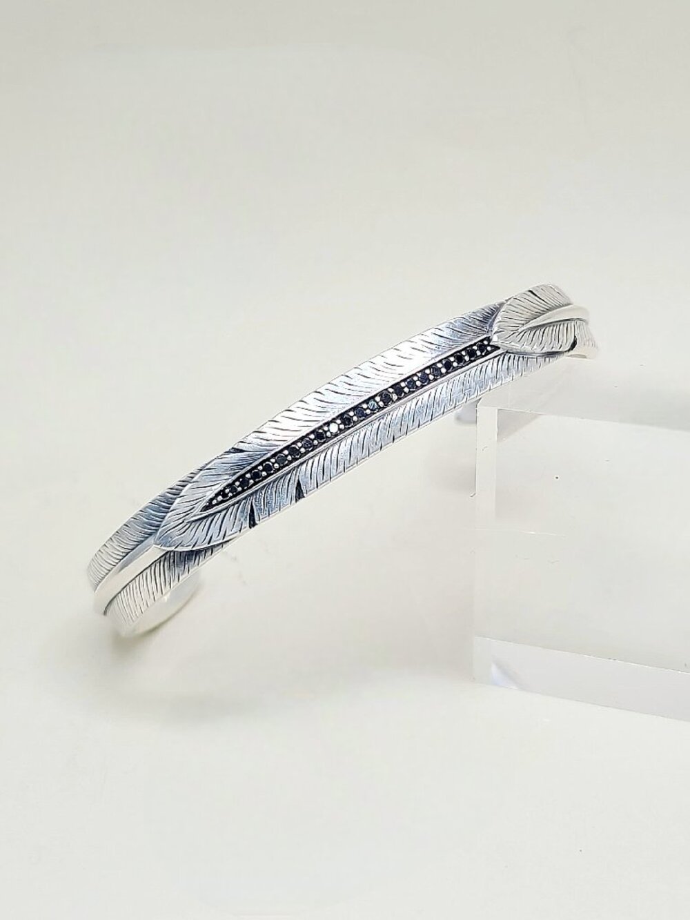 David Yurman Southwest Feather Wrap Cuff Bracelet w/ Pavé Black Diamonds - Med